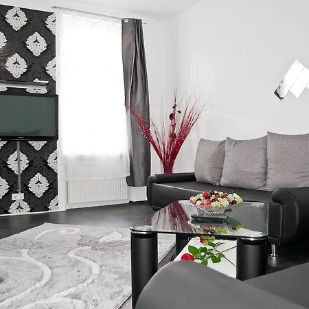 Royal Resort Apartments Westbahnhof Wenen Kamer foto