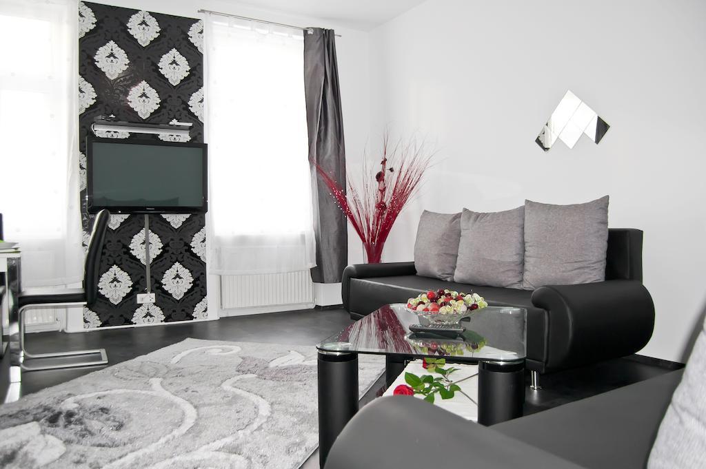 Royal Resort Apartments Westbahnhof Wenen Kamer foto