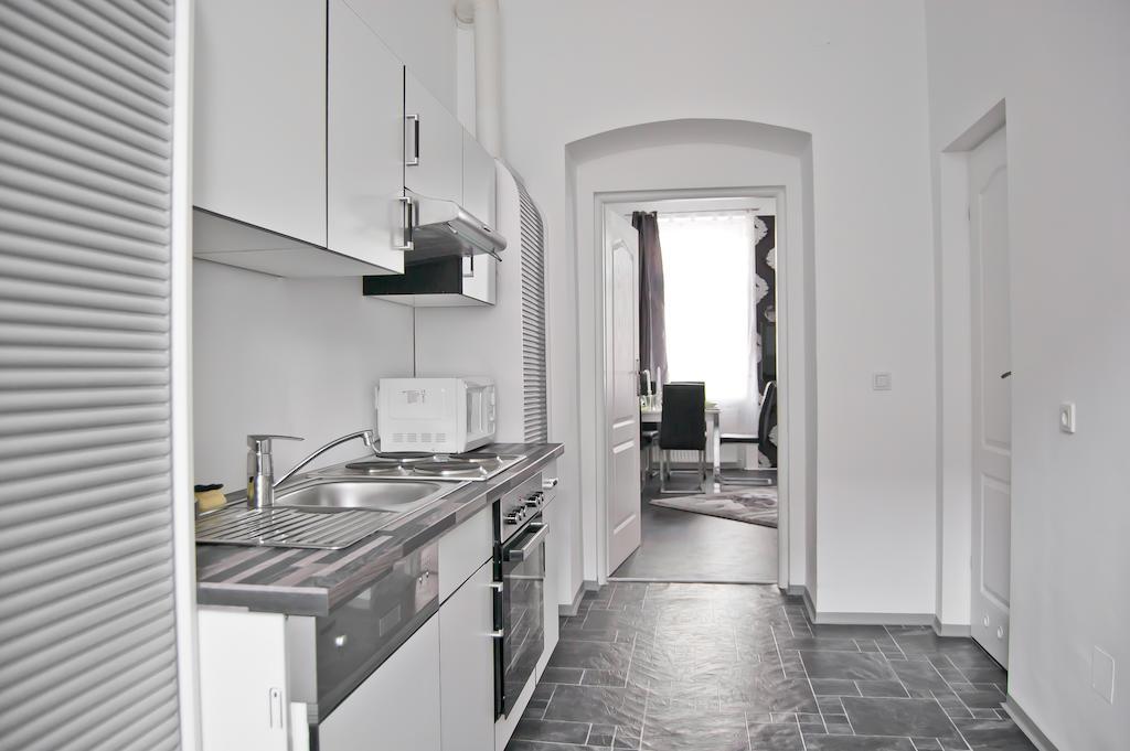 Royal Resort Apartments Westbahnhof Wenen Kamer foto