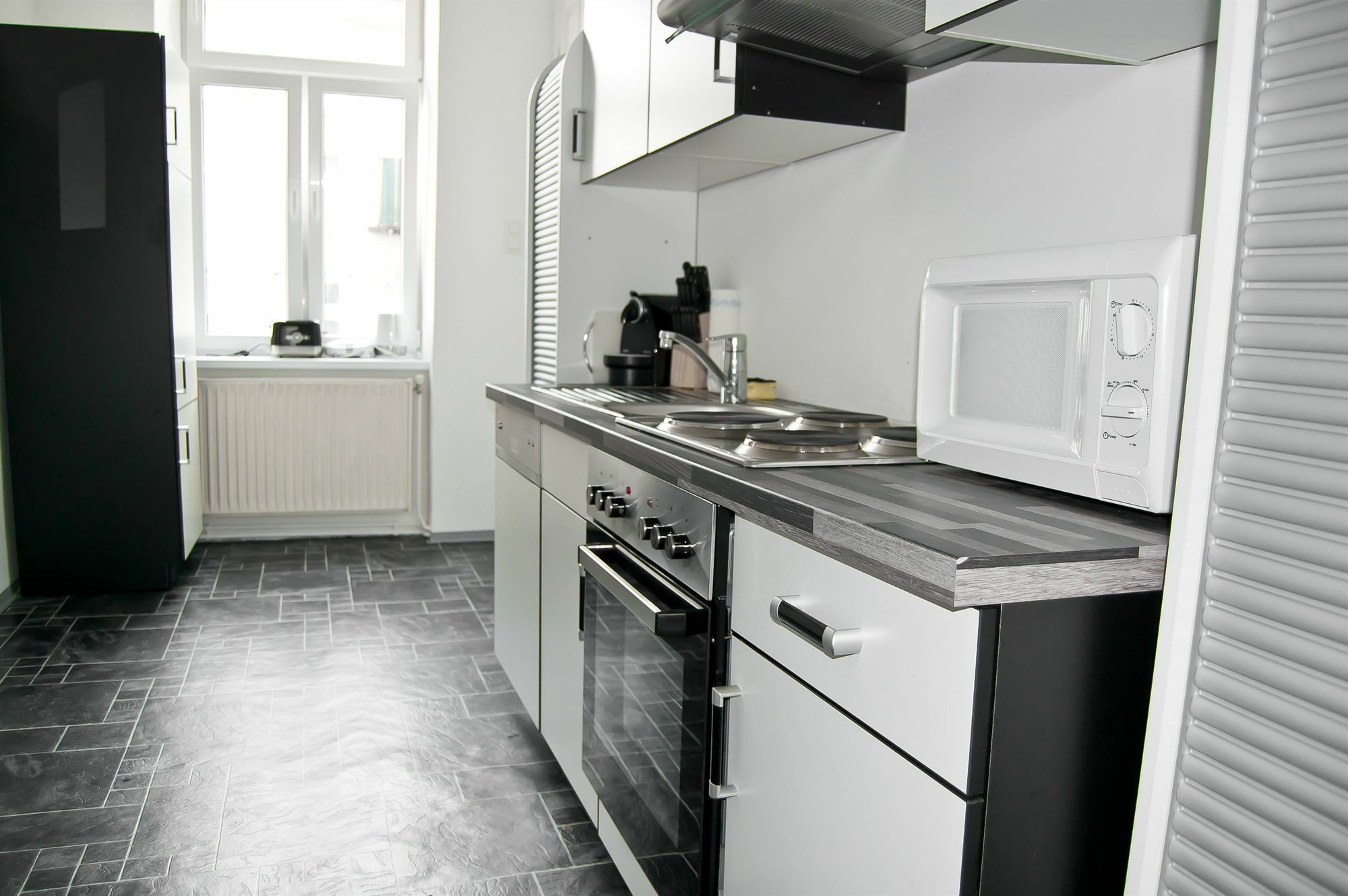 Royal Resort Apartments Westbahnhof Wenen Buitenkant foto