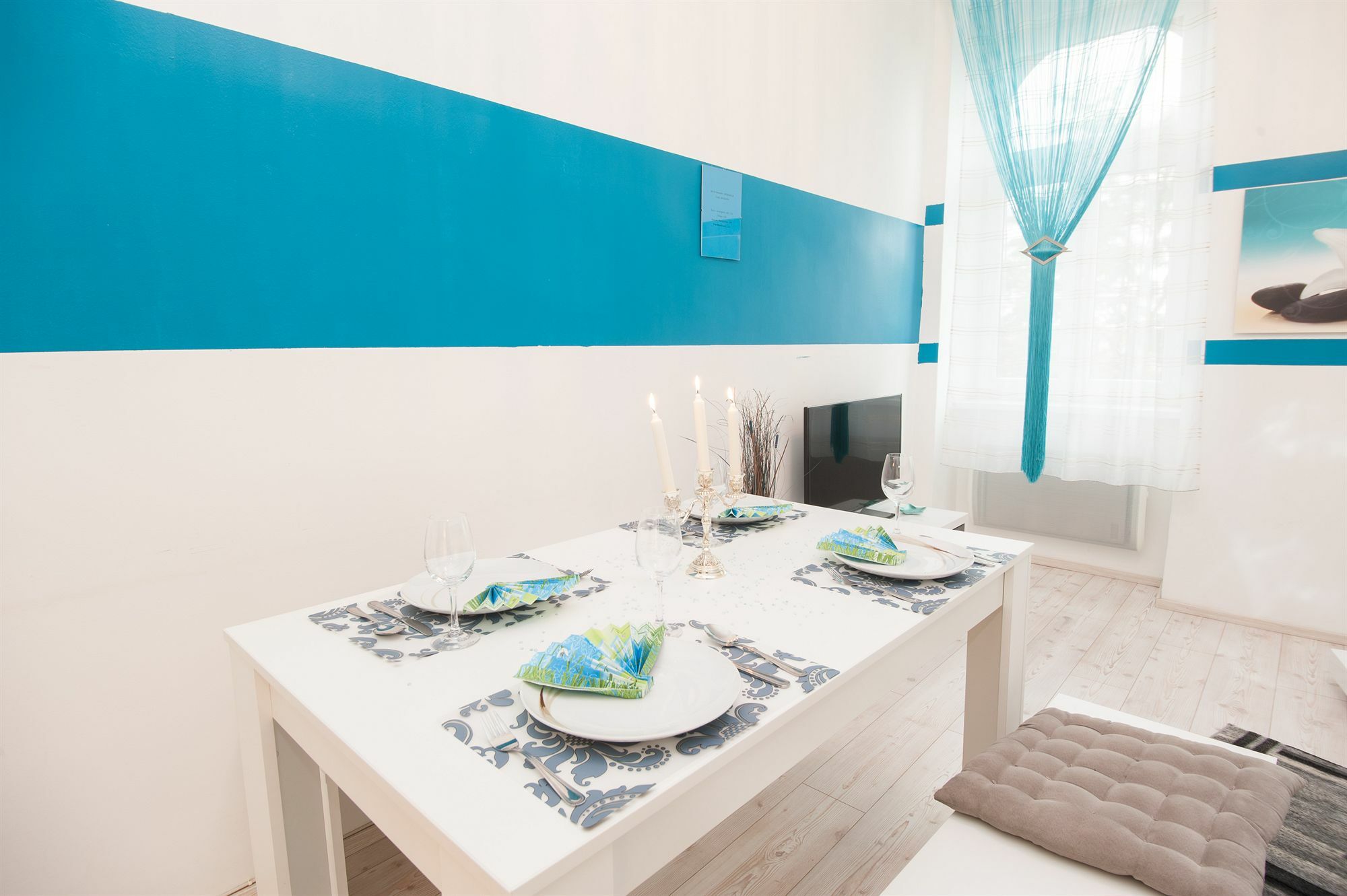 Royal Resort Apartments Westbahnhof Wenen Buitenkant foto
