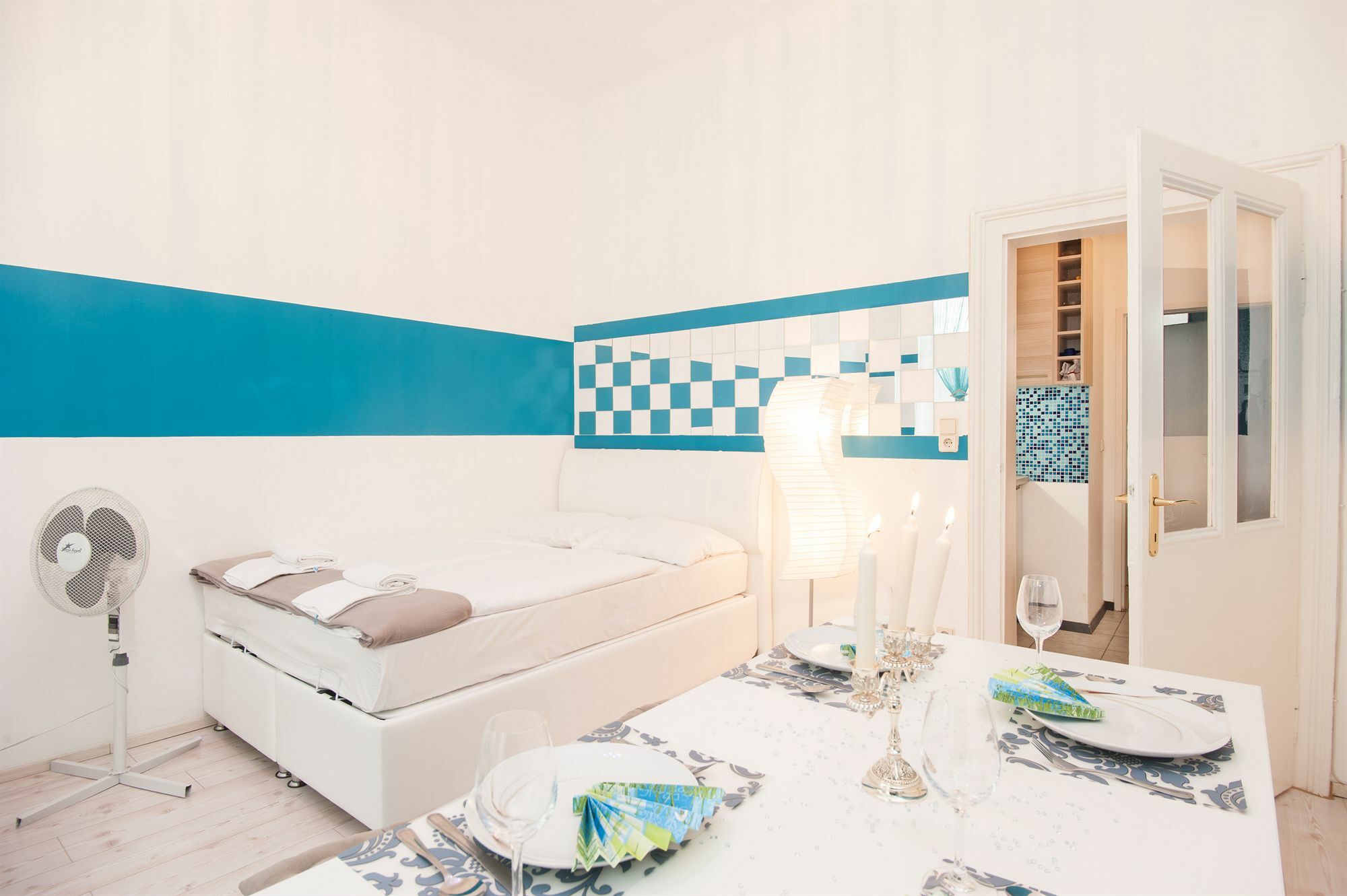 Royal Resort Apartments Westbahnhof Wenen Buitenkant foto
