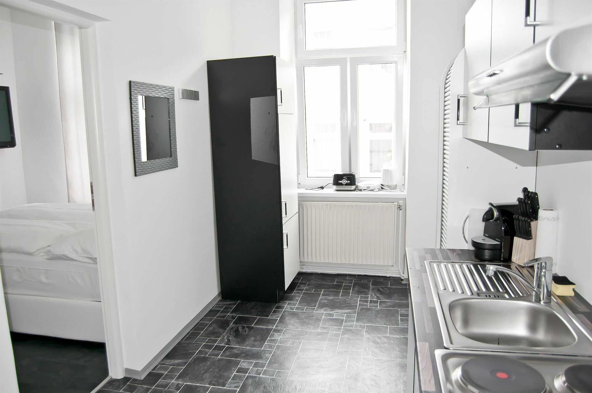 Royal Resort Apartments Westbahnhof Wenen Buitenkant foto